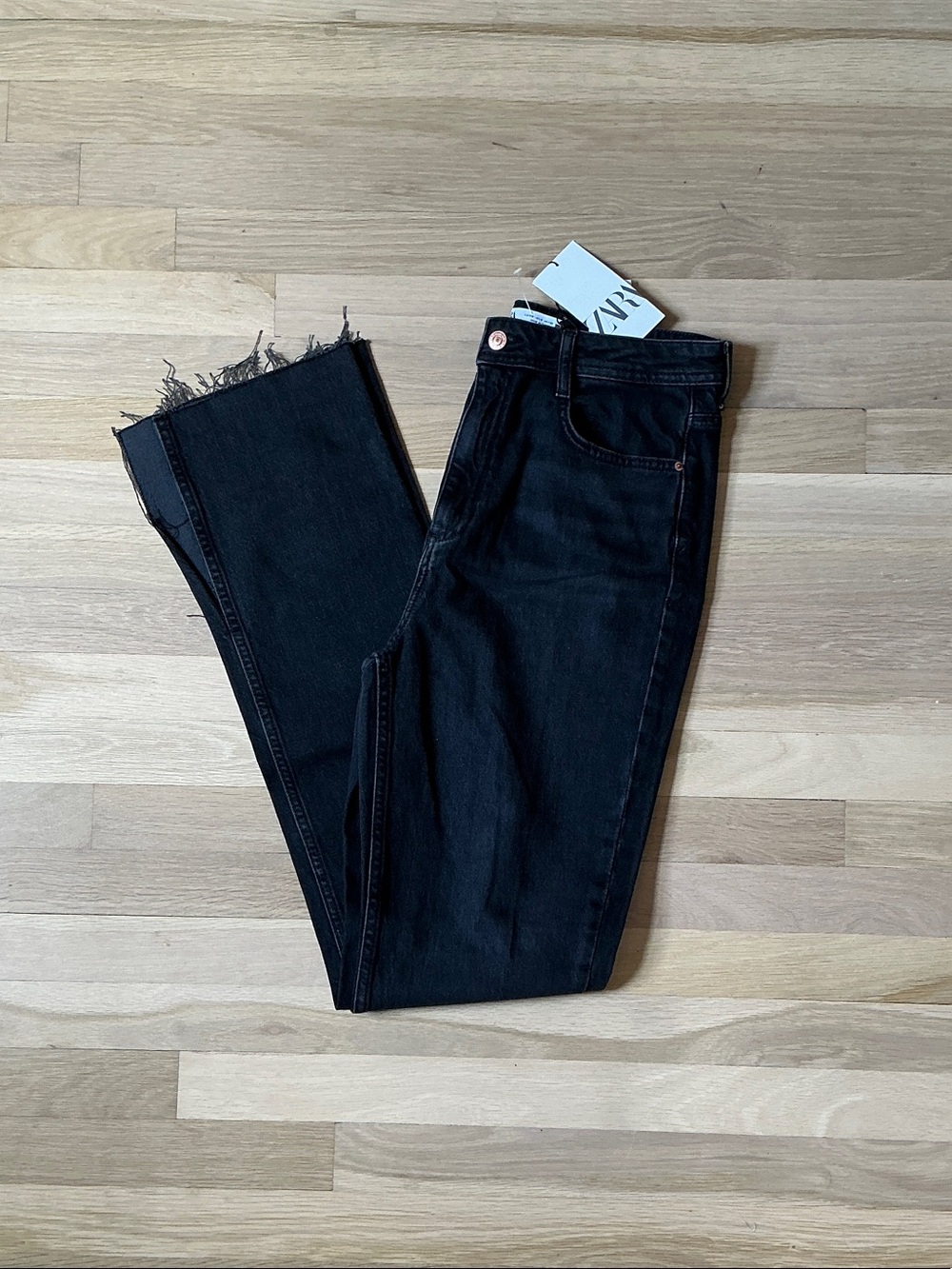 Zara Women’s Black Straight-Leg Jeans with Frayed Hem
